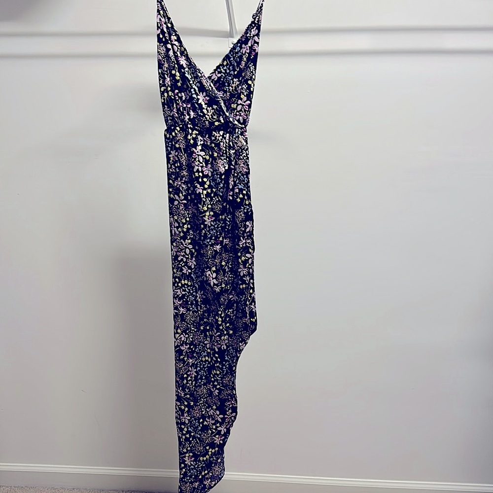 Material girl asymmetrical silky dress. Flower print.